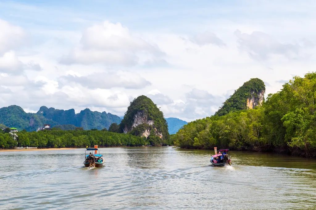 กระบี่-ภูเก็ต 6 วัน 5 คืน เก็บตกมุมสงบ หาด น้ำตก ถ้ำ และเมืองเก่า