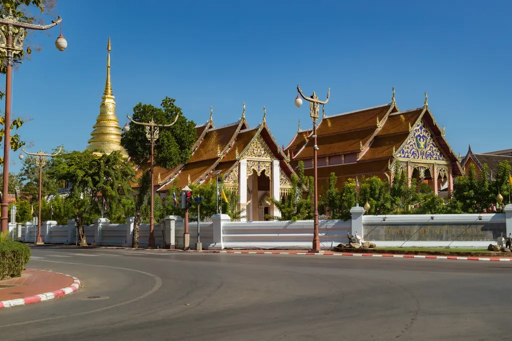 วัดพระธาตุช้างค้ำวรวิหาร